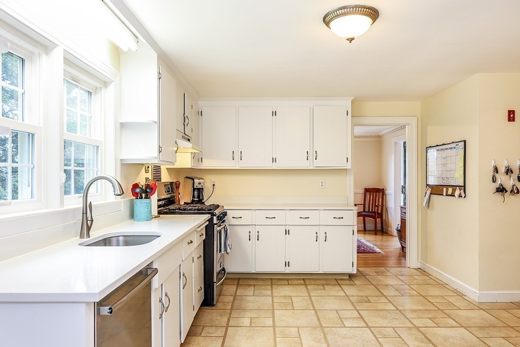 99 Sandy Valley Road Dedham, MA 02026 - Photo 8 of 24 Gallery Image 8