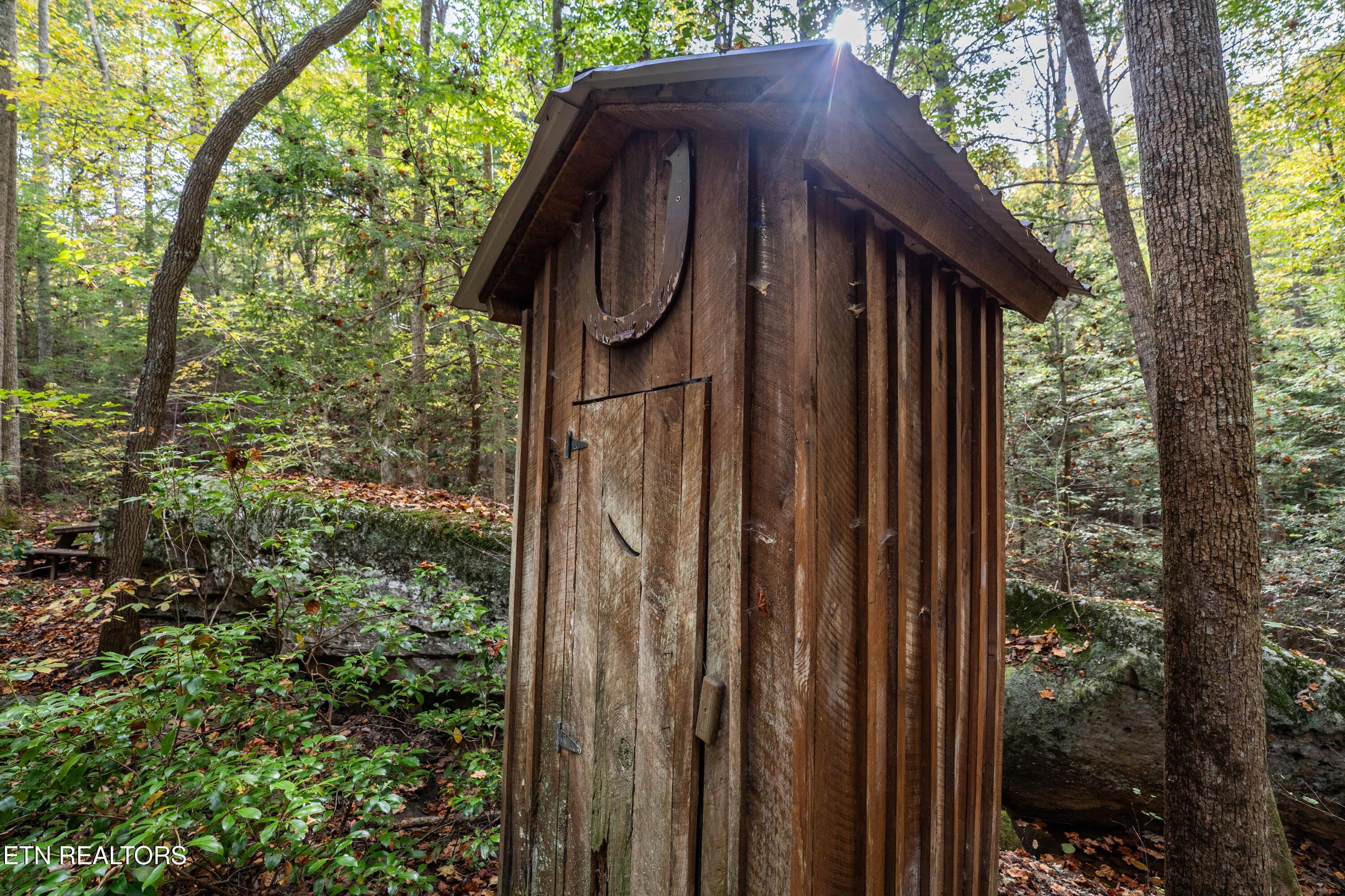 32 Reeves Place Monterey, TN 38574 - Photo 24 of 27 Out house