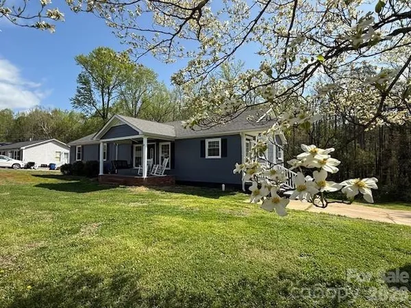 $339,900 | 636 Willis Road, Dallas, NC 28034