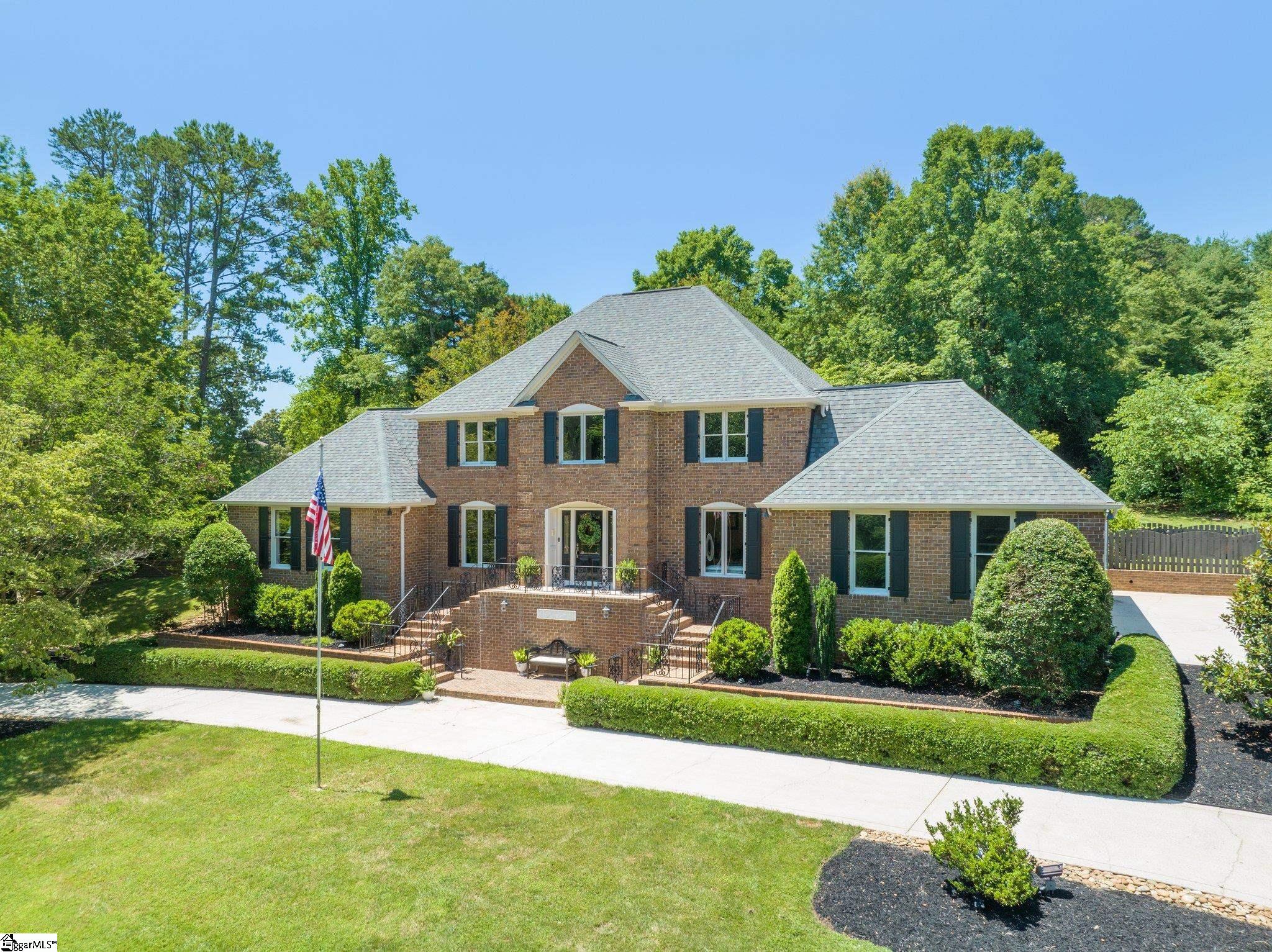 114 West Round Hill Road Greenville, SC 29617 - Photo 3 of 35 Gallery Image 3