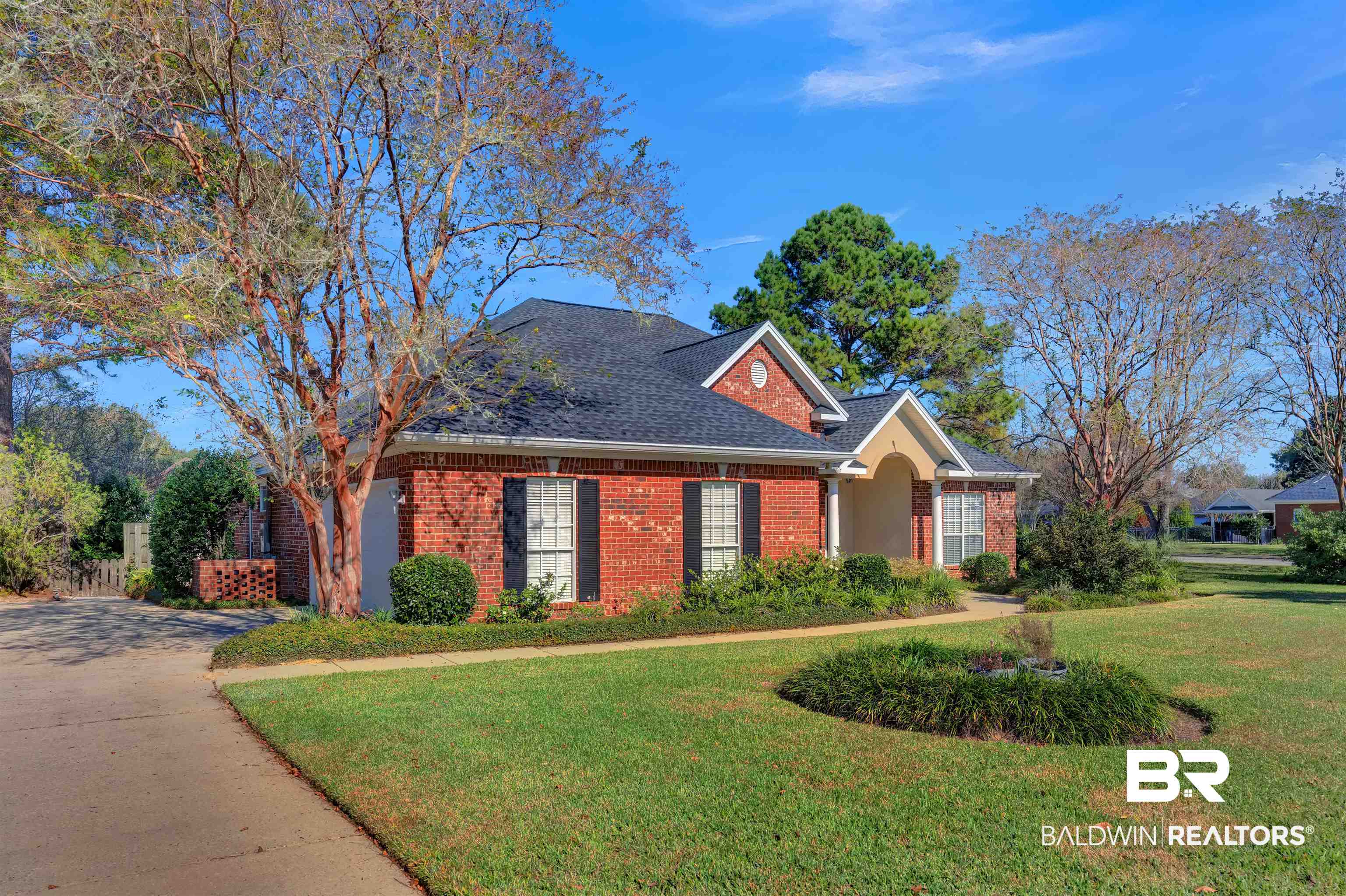 100 Conti Court Fairhope, AL 36532 - Photo 2 of 54 View of front facade with a front yard
