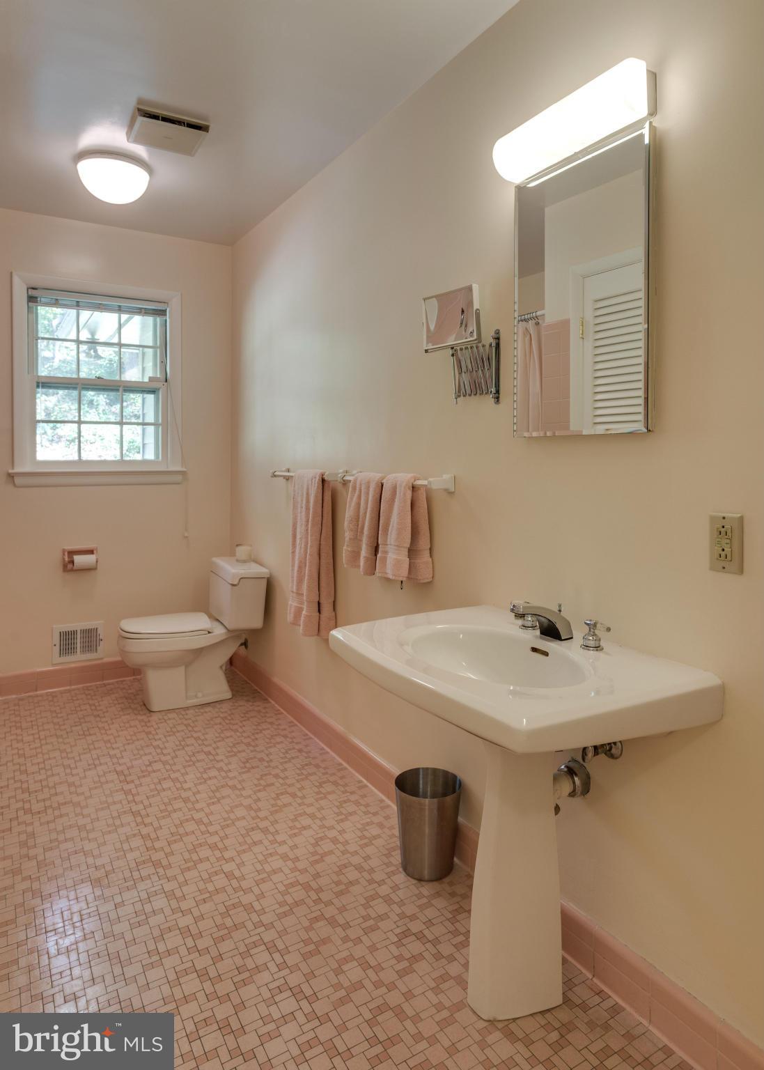 3536 36th Road North Arlington, VA 22207 - Photo 18 of 30 Bath