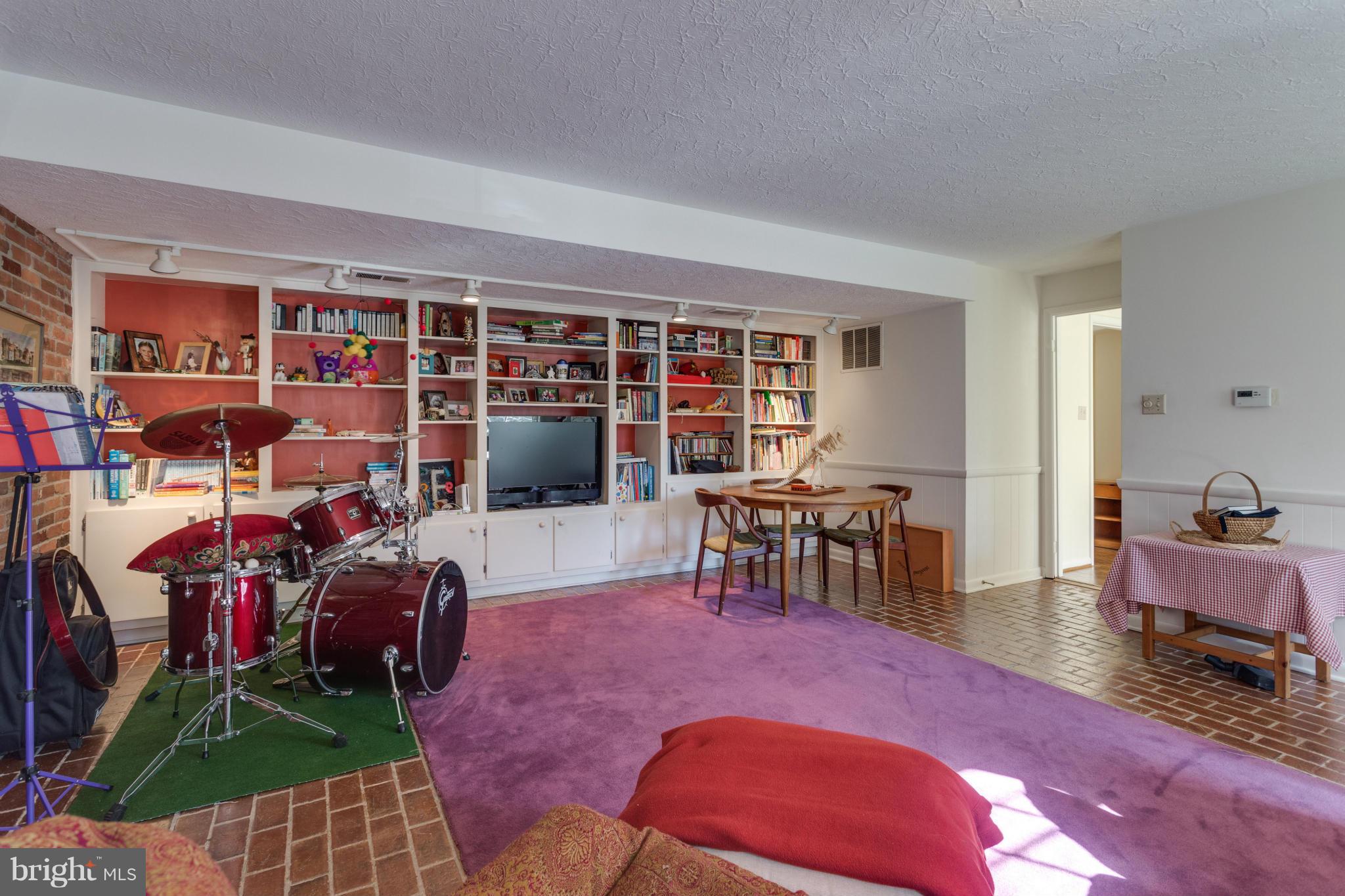 3536 36th Road North Arlington, VA 22207 - Photo 4 of 30 Family Room