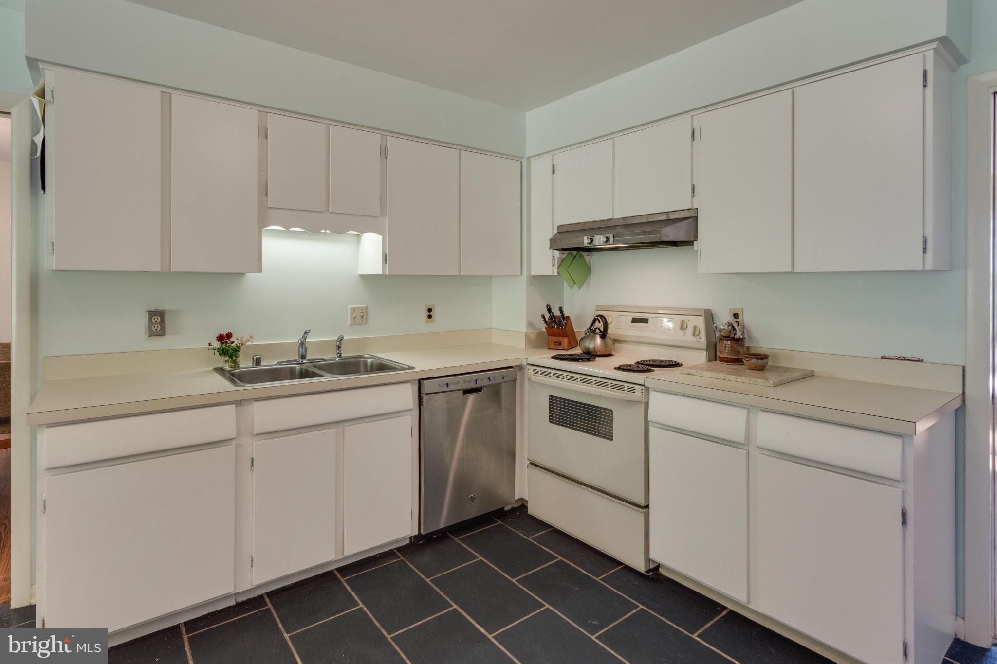 3536 36th Road North Arlington, VA 22207 - Photo 7 of 30 Kitchen