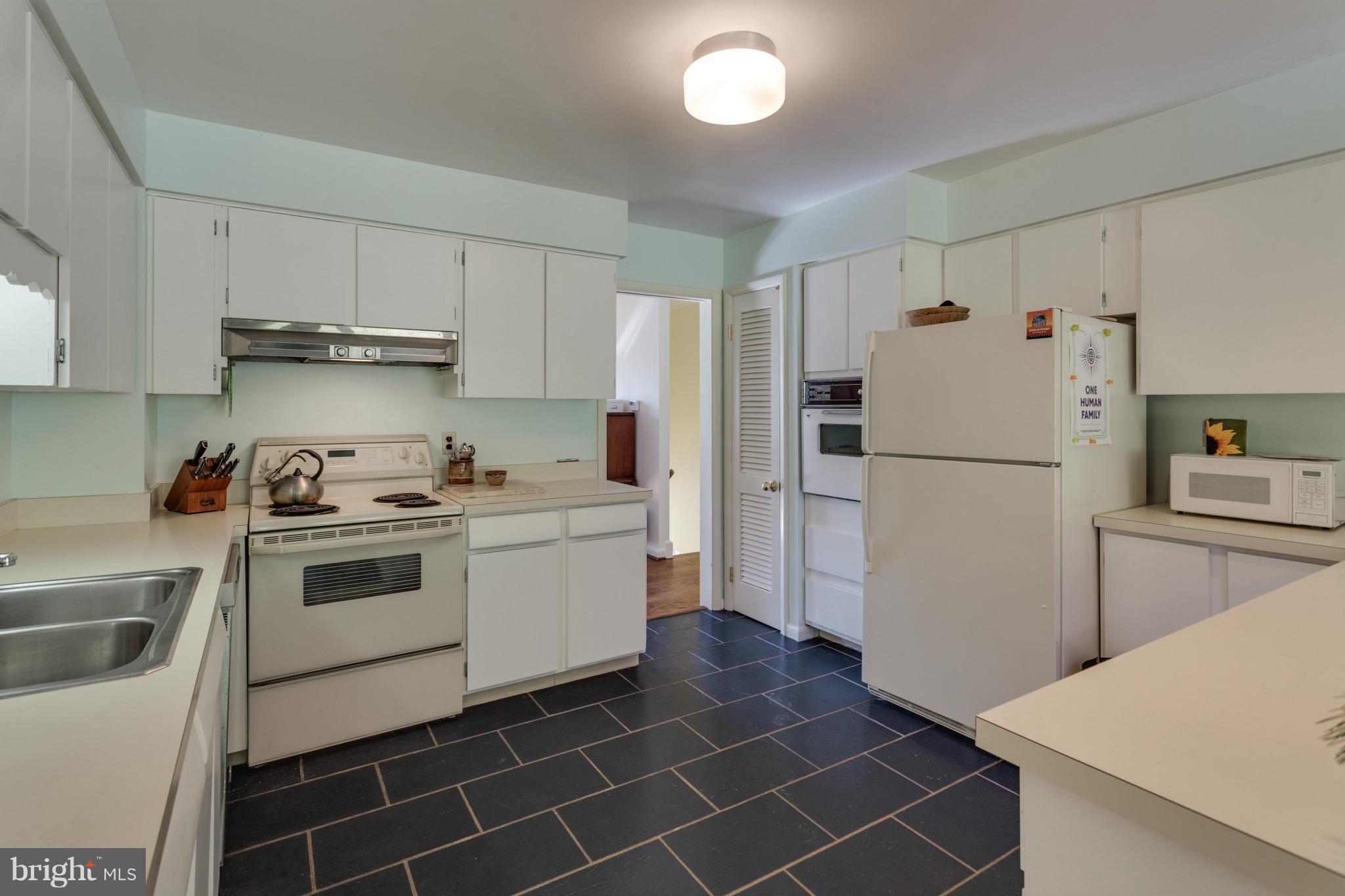 3536 36th Road North Arlington, VA 22207 - Photo 8 of 30 Kitchen