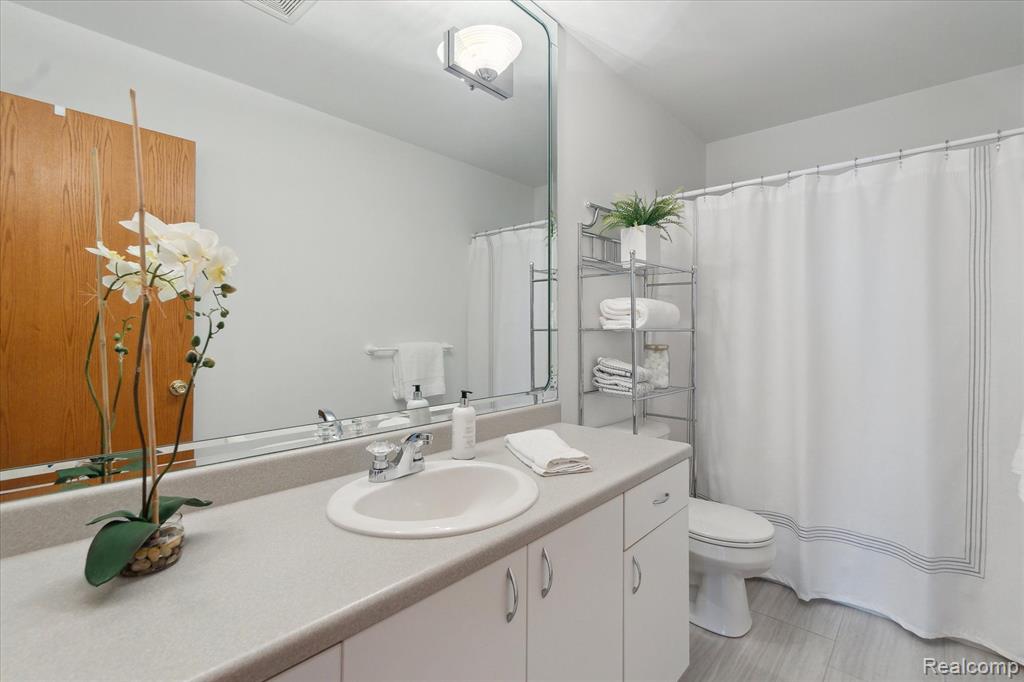 5074 Clarkston Road Clarkston, MI 48348 - Photo 28 of 55 Gallery Image 28