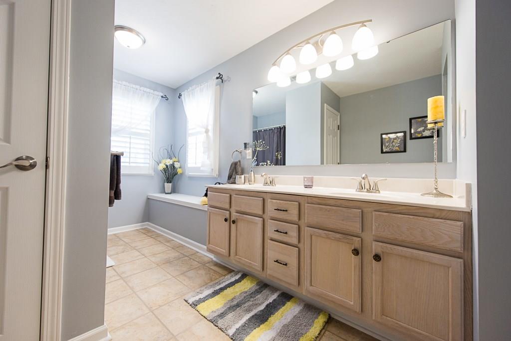 11346 Falling Water Way Fishers, IN 46037 - Photo 16 of 27 Gallery Image 16