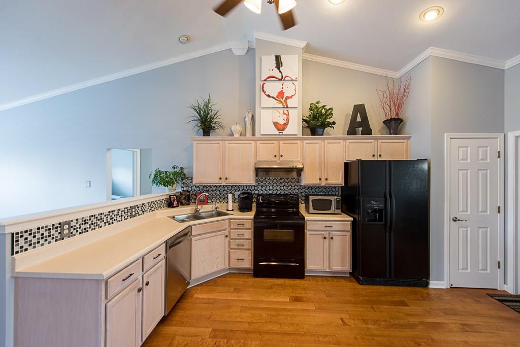 11346 Falling Water Way Fishers, IN 46037 - Photo 10 of 27 Gallery Image 10