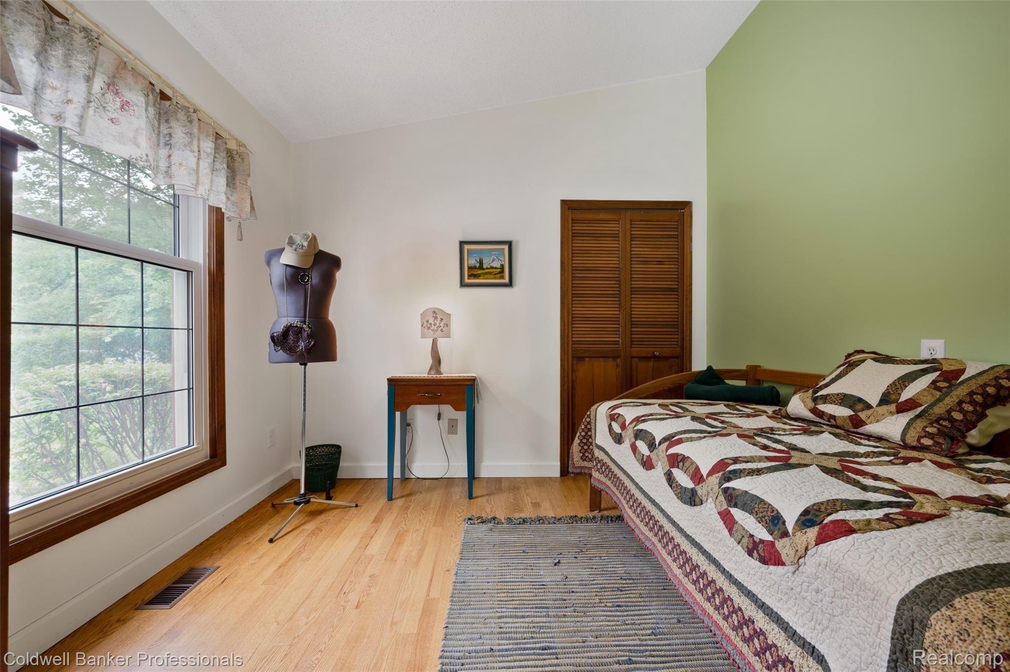 375 Hillview Street Rochester, MI 48306 - Photo 21 of 43 375-Hillview-Street-24.jpg
