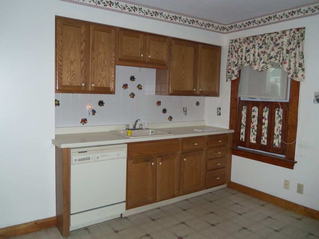 298 Main Street Clinton, MA 01510 - Photo 2 of 12 Gallery Image 2