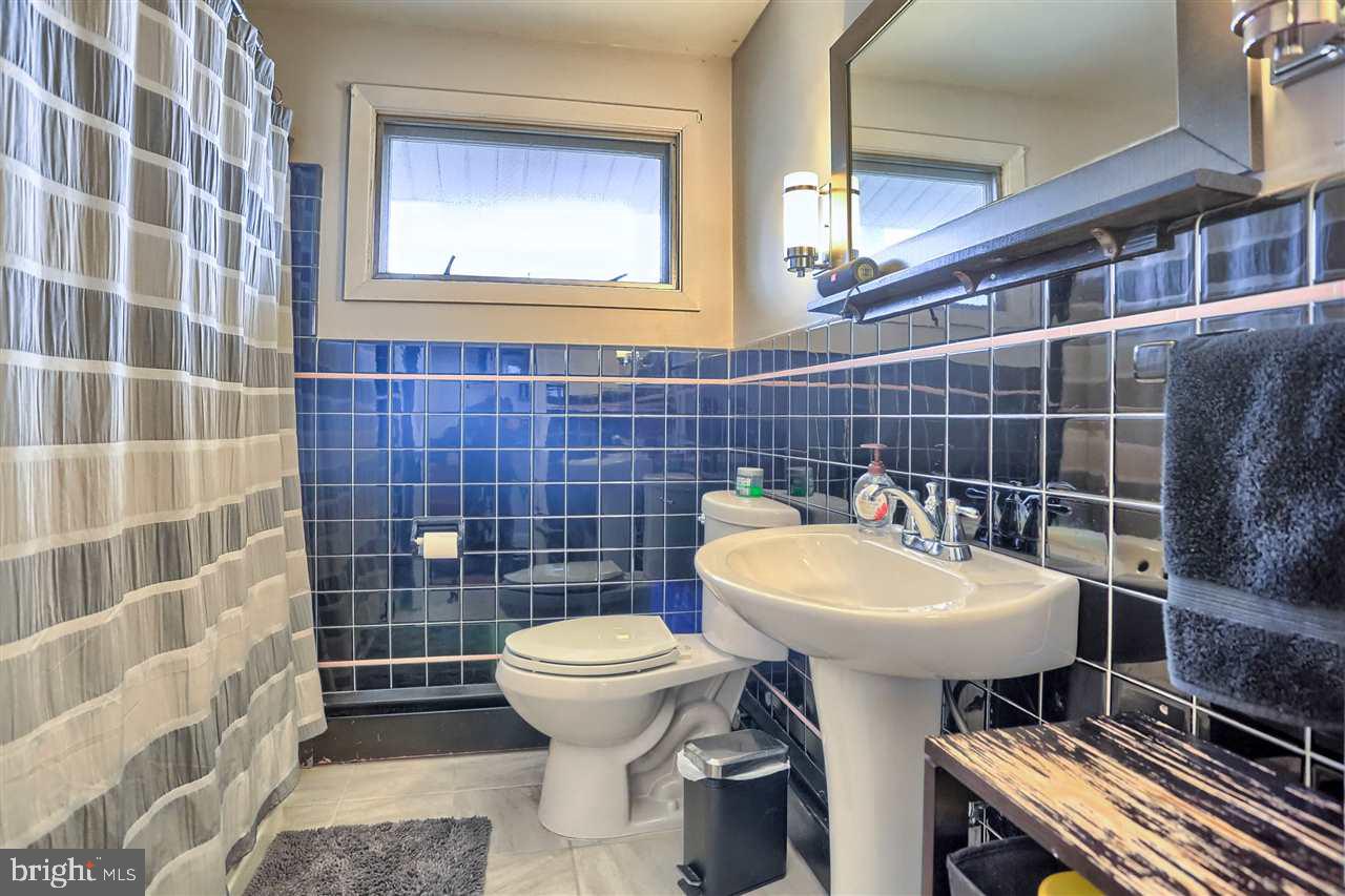 242 Greendale Road York, PA 17403 - Photo 16 of 36