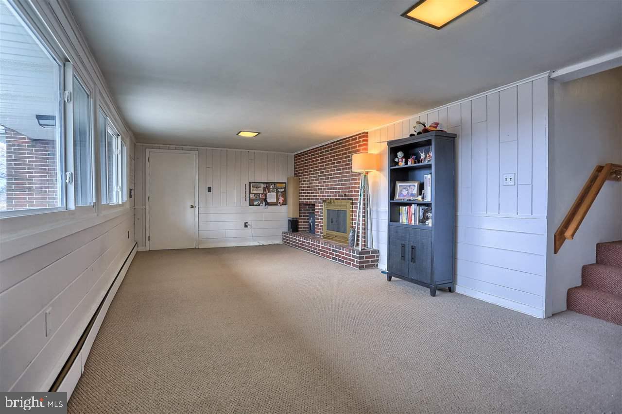 242 Greendale Road York, PA 17403 - Photo 25 of 36