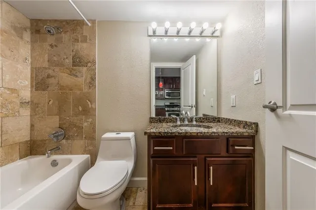 $108,999 | 700 East 8th Street, Unit 4S, Kansas City, MO 64106