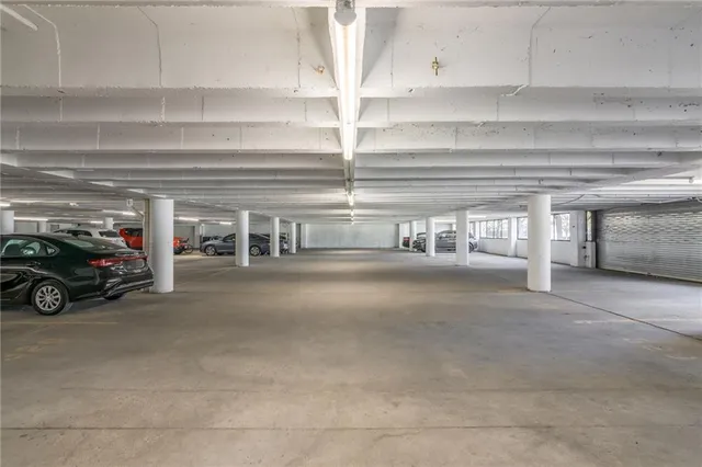 $108,999 | 700 East 8th Street, Unit 4S, Kansas City, MO 64106