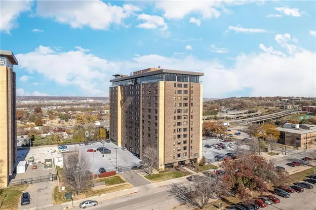$108,999 | 700 East 8th Street, Unit 4S, Kansas City, MO 64106