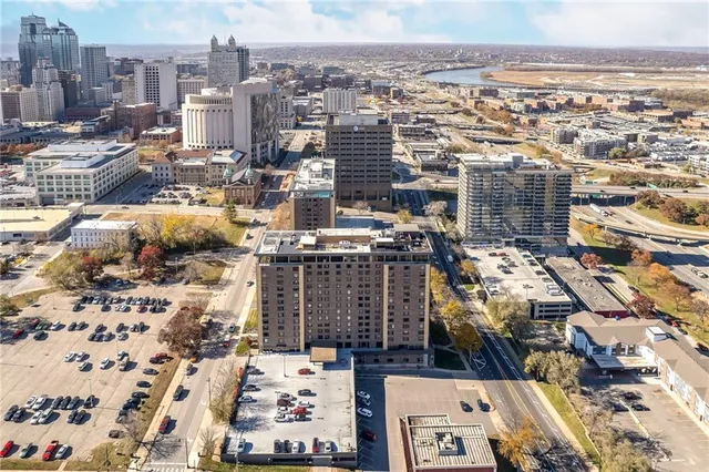 $108,999 | 700 East 8th Street, Unit 4S, Kansas City, MO 64106