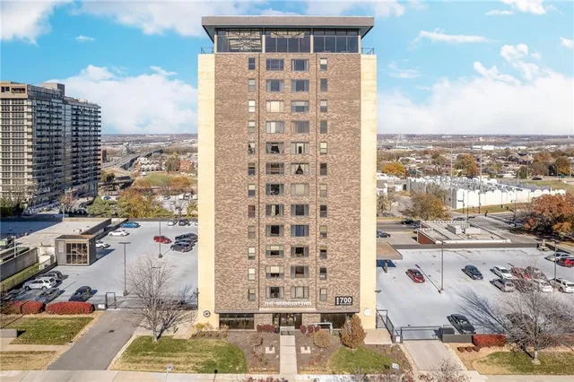 $108,999 | 700 East 8th Street, Unit 4S, Kansas City, MO 64106