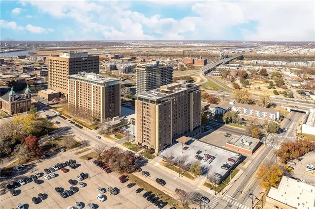 $108,999 | 700 East 8th Street, Unit 4S, Kansas City, MO 64106