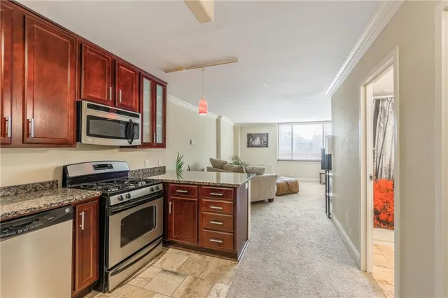 $108,999 | 700 East 8th Street, Unit 4S, Kansas City, MO 64106