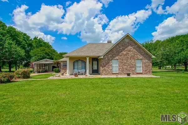 $390,000 | 11645 Greenwell Springs Port Hudson Road, Zachary, LA 70791