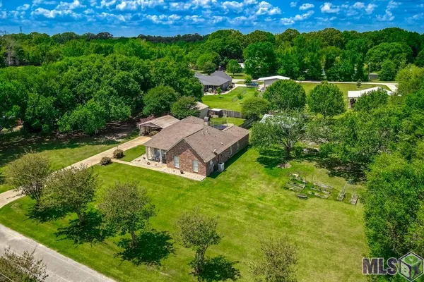 $390,000 | 11645 Greenwell Springs Port Hudson Road, Zachary, LA 70791