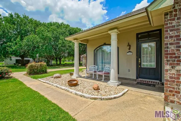 $390,000 | 11645 Greenwell Springs Port Hudson Road, Zachary, LA 70791