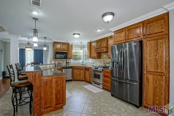 $390,000 | 11645 Greenwell Springs Port Hudson Road, Zachary, LA 70791