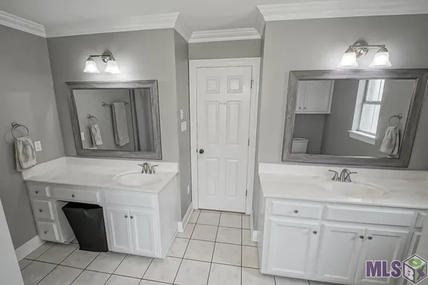 $390,000 | 11645 Greenwell Springs Port Hudson Road, Zachary, LA 70791