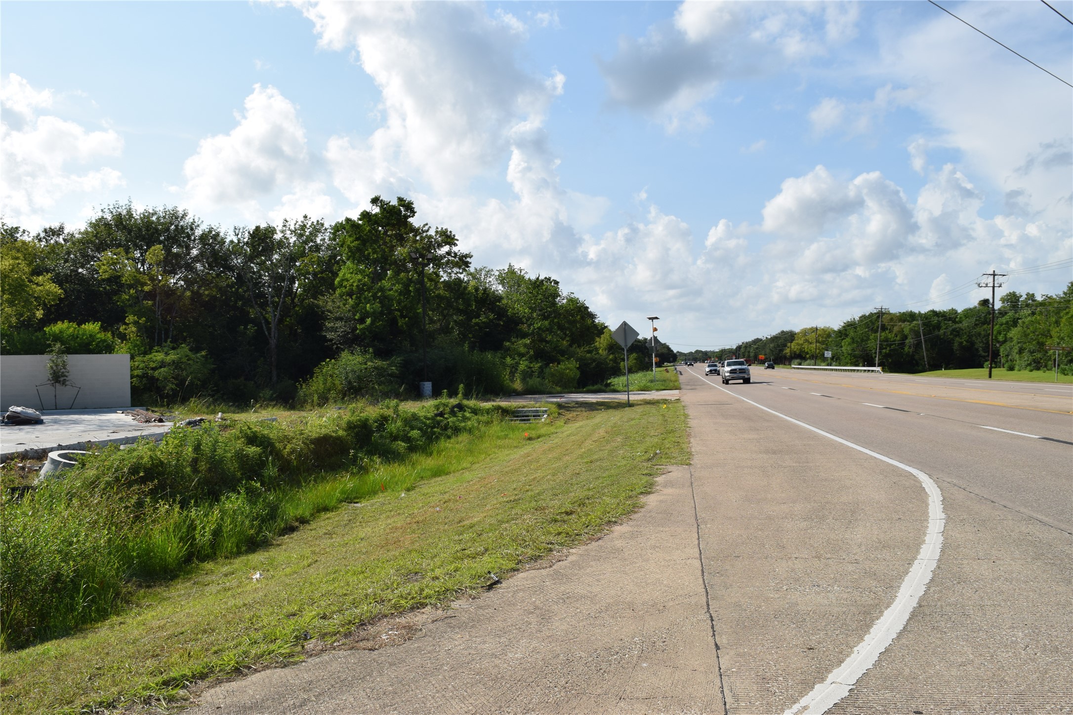 2304 Old Road Friendswood, TX 77546 - Photo 5 of 10 a view of a basket ball ground next to a yard