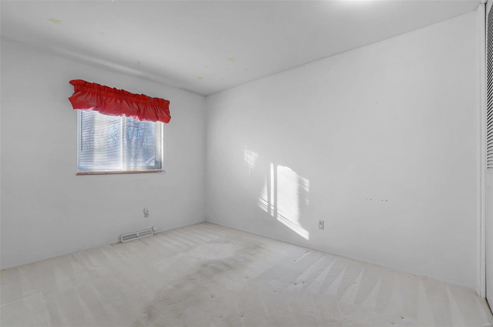 25 Roland Avenue Ballwin, MO 63021 - Photo 14 of 33 Gallery Image 14