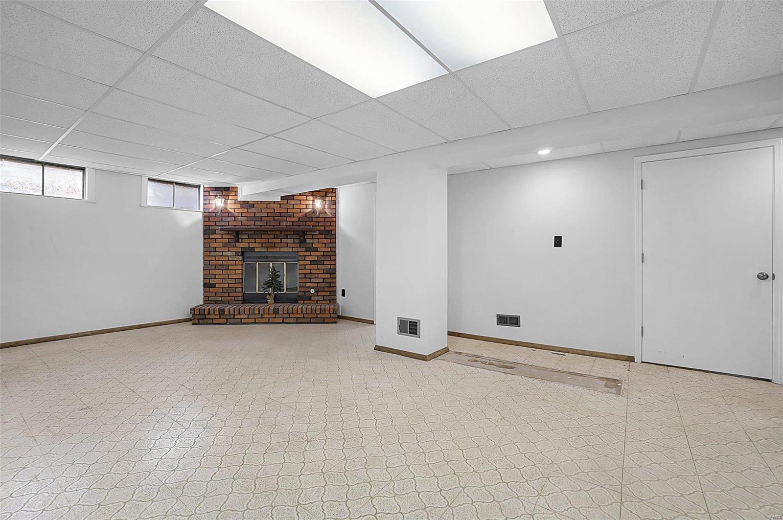 25 Roland Avenue Ballwin, MO 63021 - Photo 20 of 33 Gallery Image 20