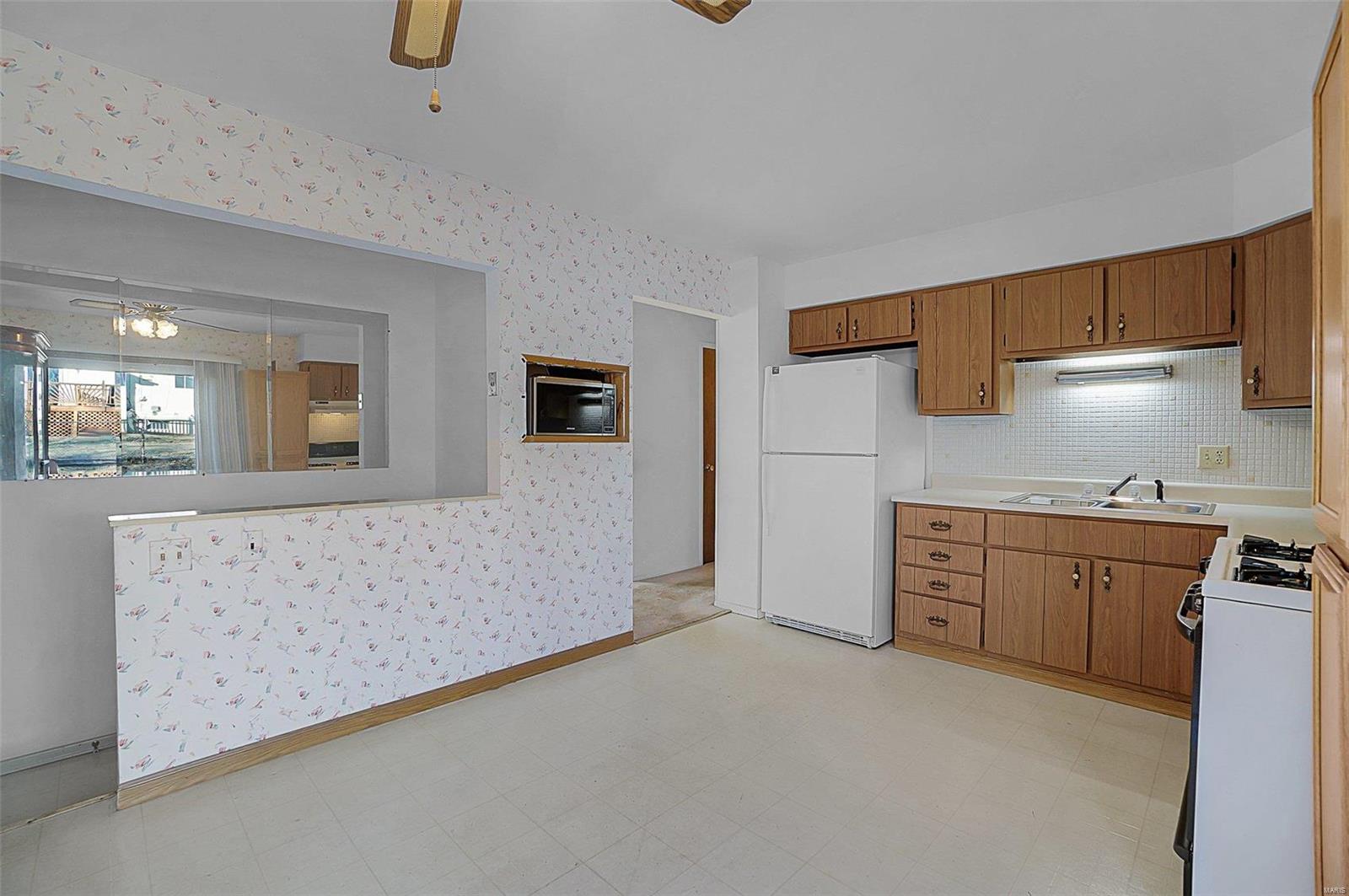 25 Roland Avenue Ballwin, MO 63021 - Photo 10 of 33 Gallery Image 10