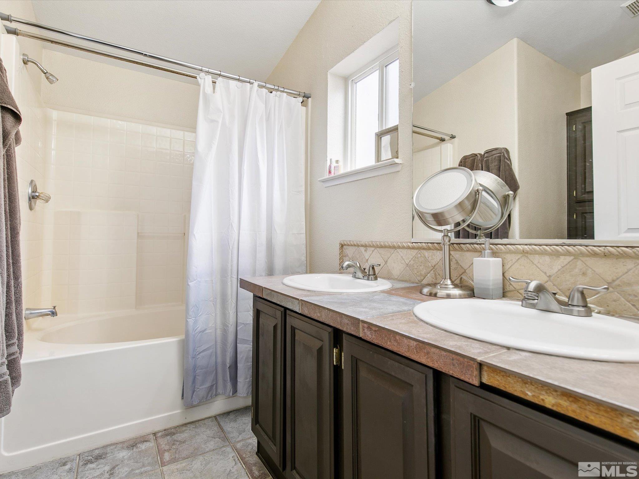 7631 Diamond Pointe Way Reno, NV 89506 - Photo 12 of 29 Photo 12