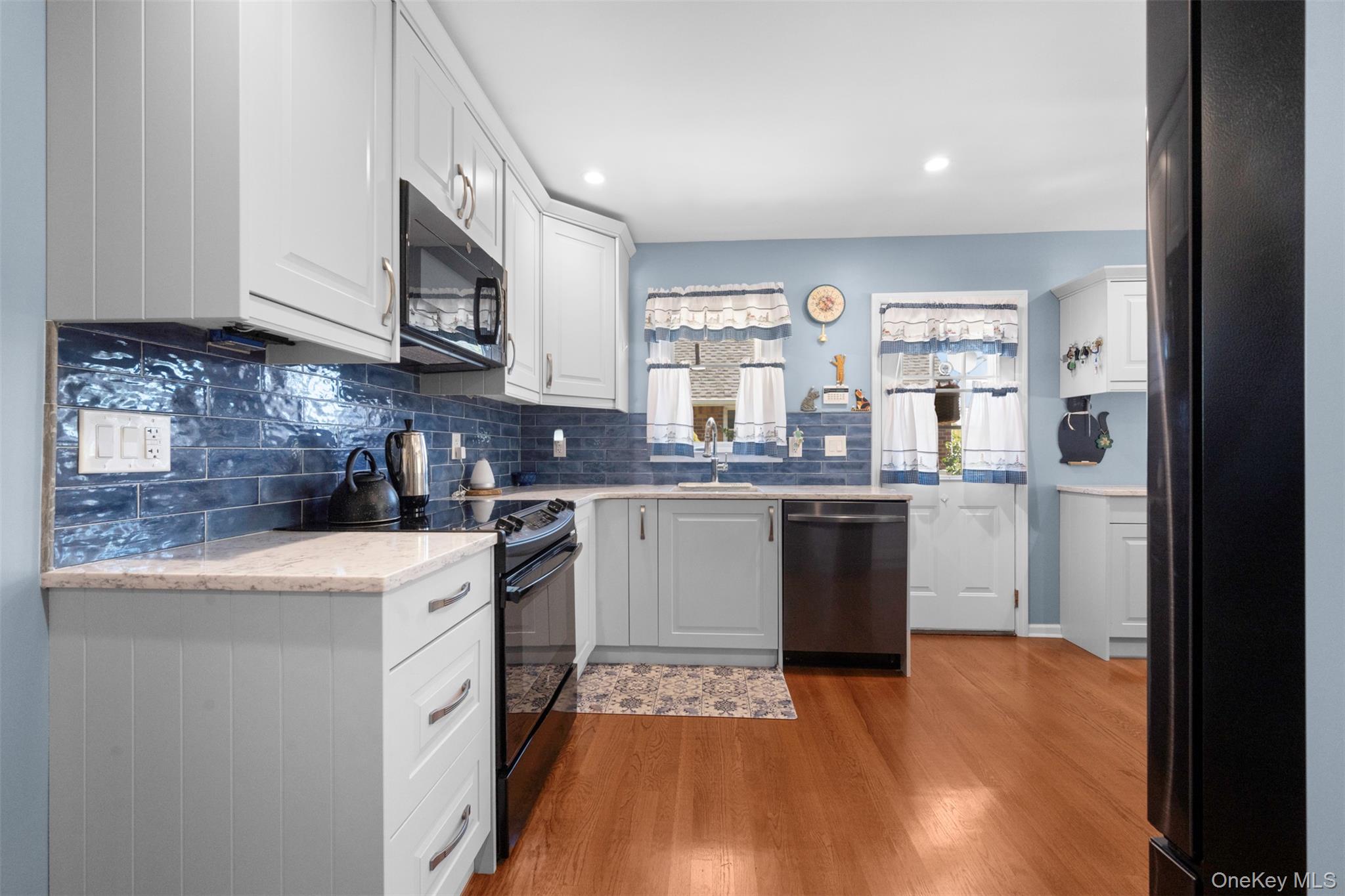 2389 Lindy Road Westbury, NY 11590 - Photo 11 of 41
