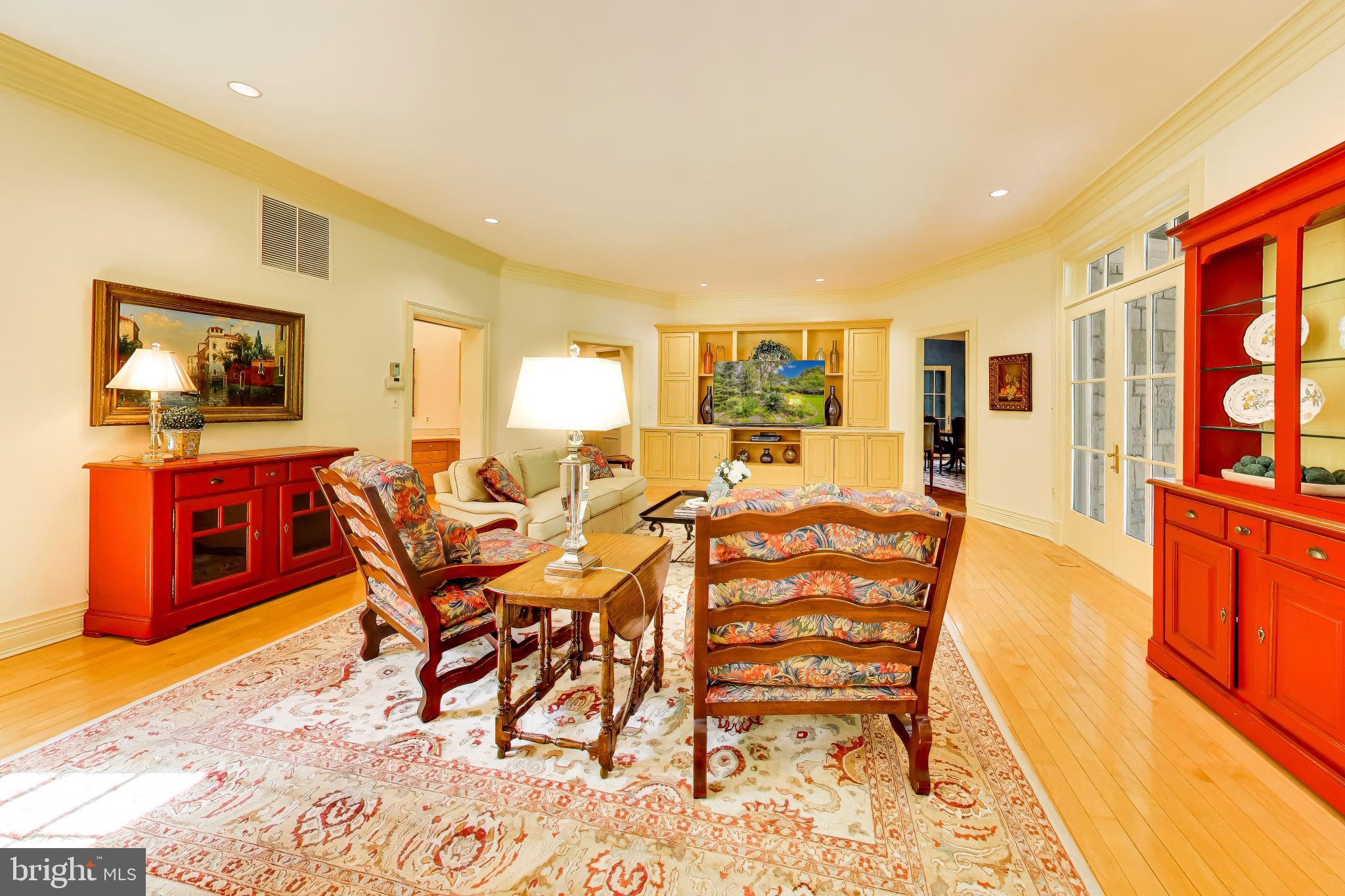 9001 Persimmon Tree Road Potomac, MD 20854 - Photo 21 of 76
