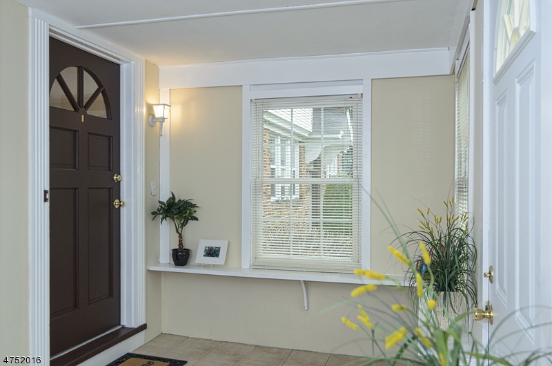 74 Caldwell Place, Unit B Springfield, NJ 07081 - Photo 2 of 17