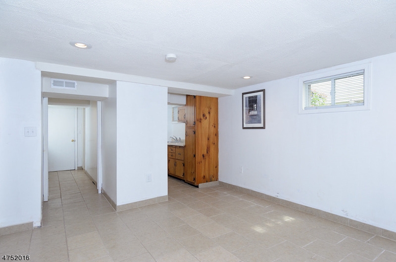 74 Caldwell Place, Unit B Springfield, NJ 07081 - Photo 13 of 17