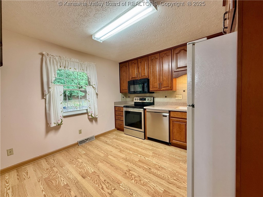 16 Barrington Road Nitro, WV 25143 - Photo 11 of 46 Gallery Image 11