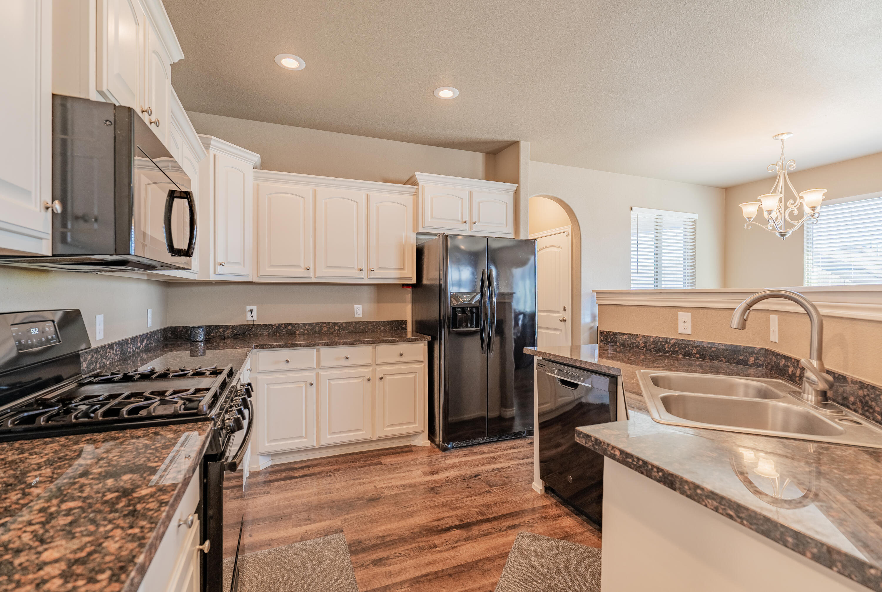 9805 Avenue R Lubbock, TX 79423 - Photo 12 of 38 DSC08562-HDR