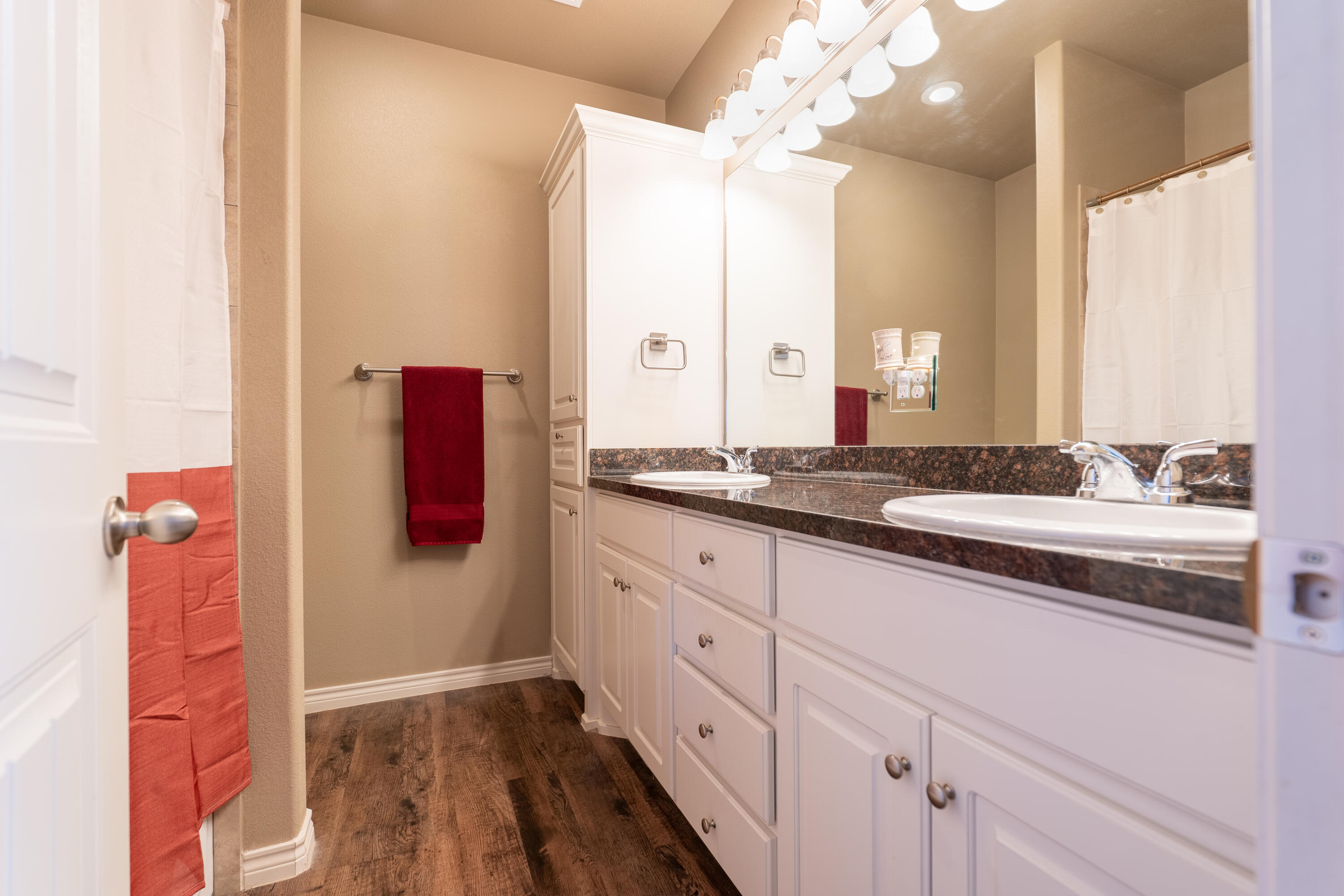 9805 Avenue R Lubbock, TX 79423 - Photo 32 of 38 DSC08613-HDR