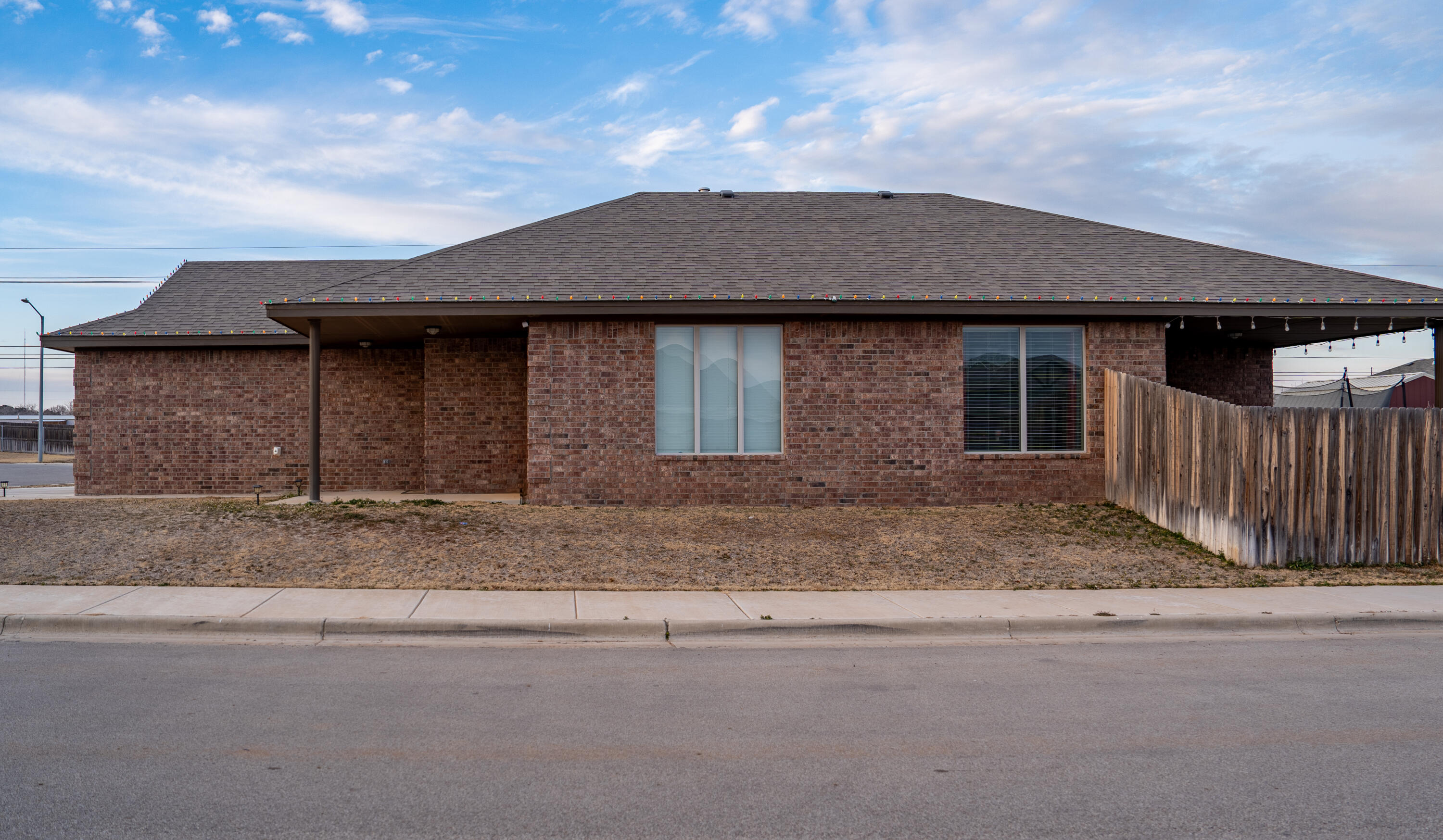 9805 Avenue R Lubbock, TX 79423 - Photo 4 of 38 DSC08126-HDR