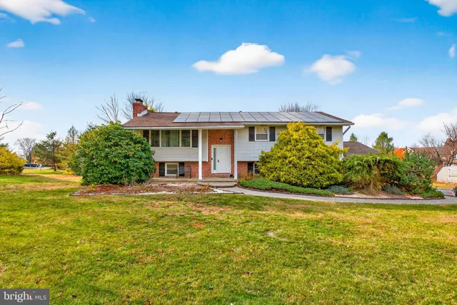 $499,900 | 2152 Amlisa Road, Nazareth, PA 18064