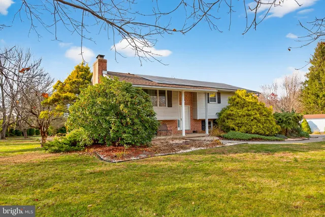 $499,900 | 2152 Amlisa Road, Nazareth, PA 18064