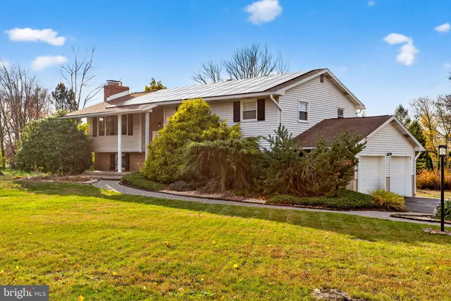 $499,900 | 2152 Amlisa Road, Nazareth, PA 18064