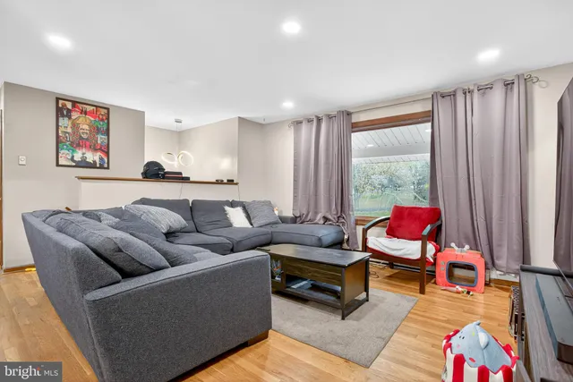 $499,900 | 2152 Amlisa Road, Nazareth, PA 18064