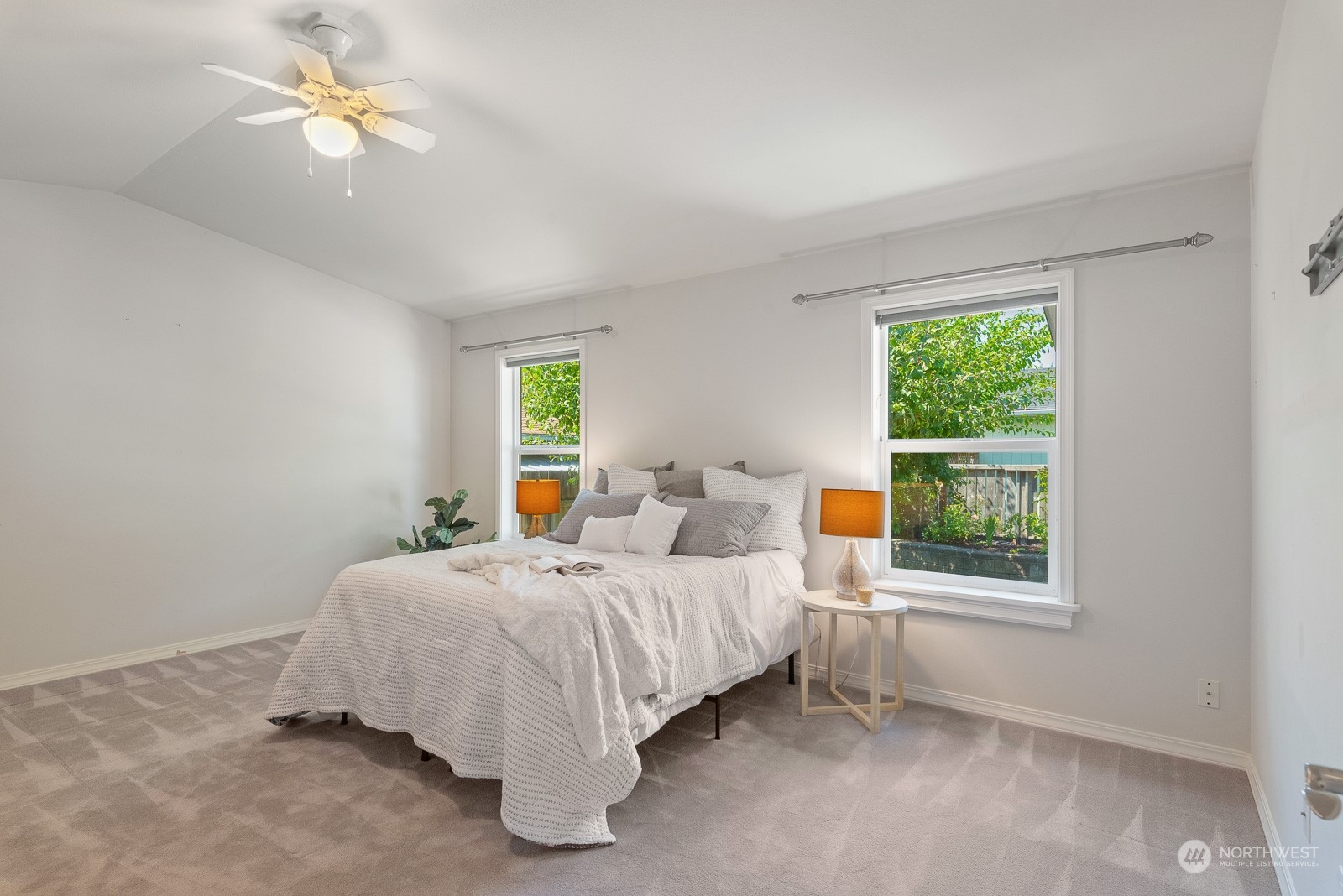 4004 R Avenue Anacortes, WA 98221 - Photo 12 of 28 Gallery Image 12