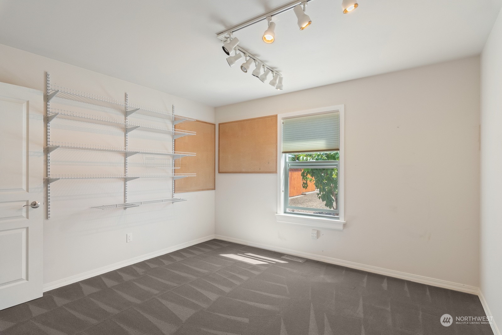 4004 R Avenue Anacortes, WA 98221 - Photo 18 of 28 Gallery Image 18