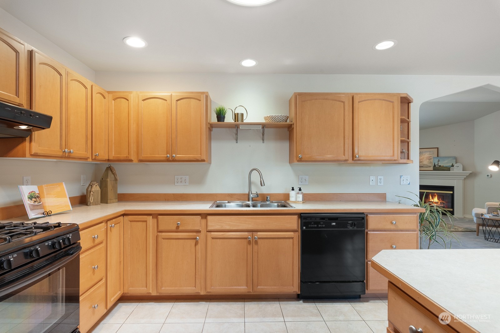 4004 R Avenue Anacortes, WA 98221 - Photo 8 of 28 Gallery Image 8
