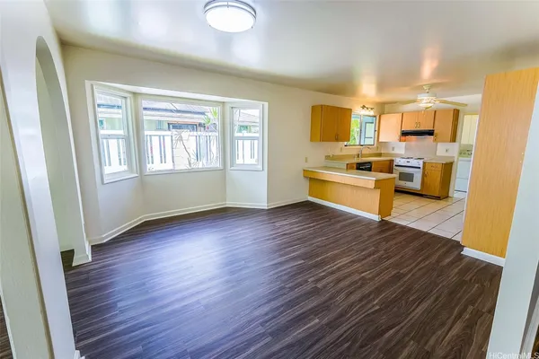 $2,400,000 | 1439 Akuleana Place, Kailua, HI 96734