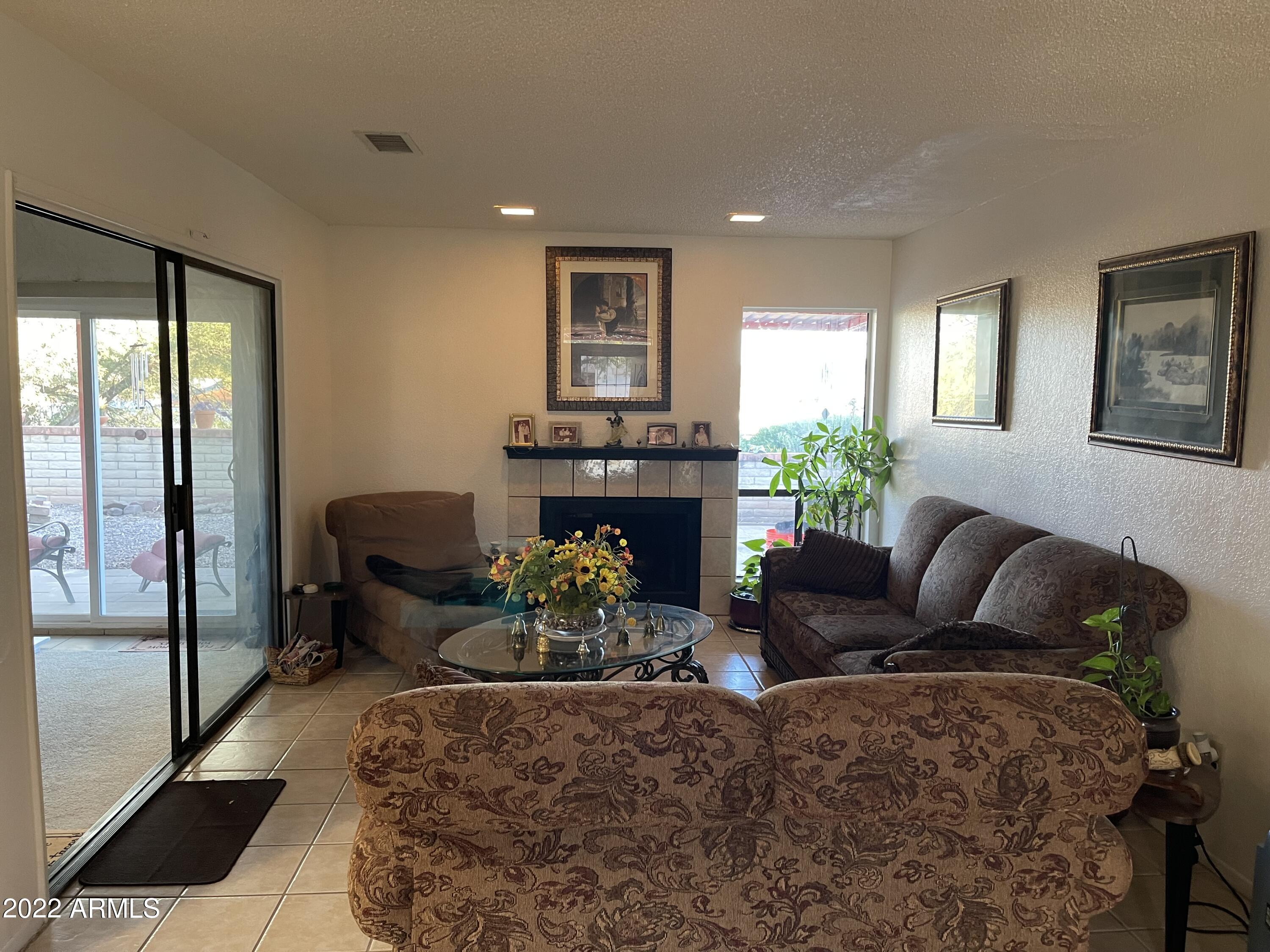 1178 Circulo Canario Rio Rico, AZ 85648 - Photo 4 of 16 IMG_8223